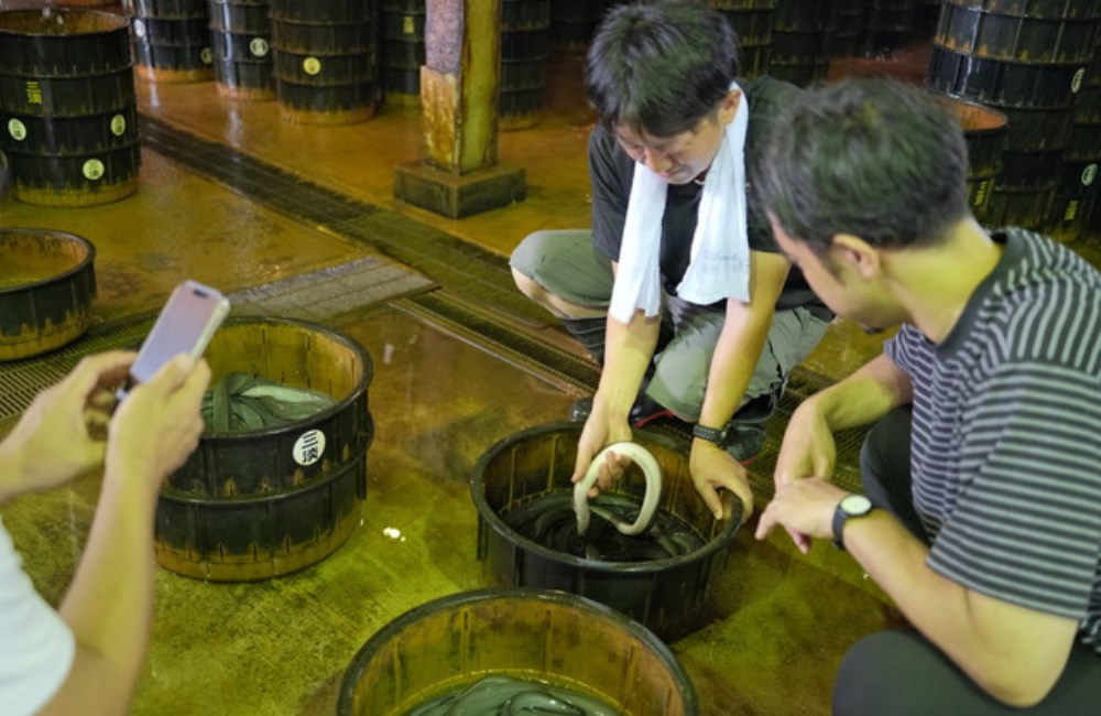 三河一色産の旨いうなぎが食べたい！養鰻100年三河淡水グループうなぎツアー《うな重、うな茶漬けお土産付き》