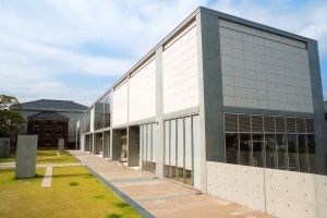 Iwase Bunko Library